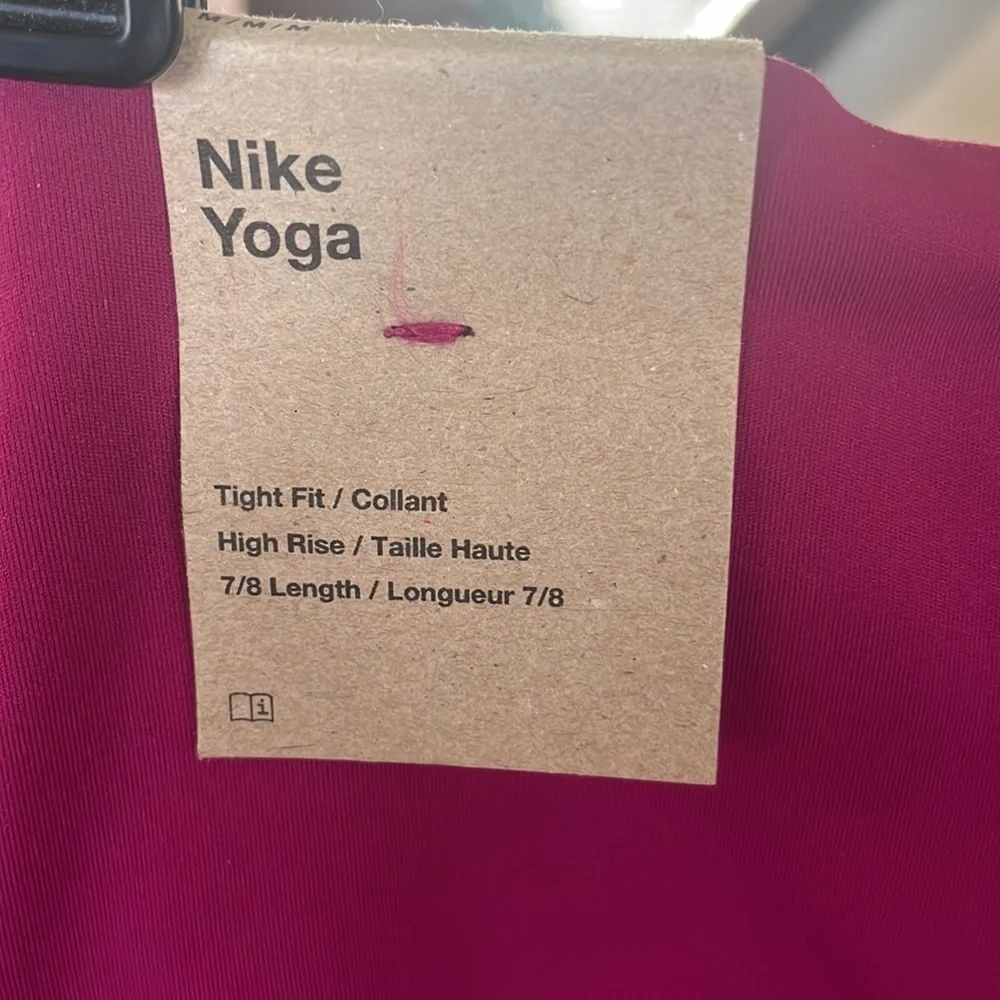 Brand New Nike Yoga Women's High-Waisted 7/8 Leggings Tight Fit Training Berry